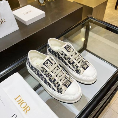Dior Walk