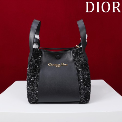 Dior Signature
