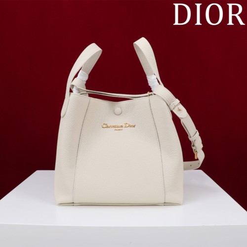 Dior Signature