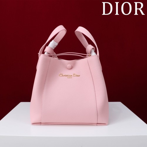 Dior Signature