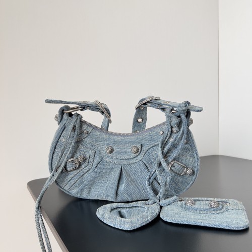 Balenciaga Le Cagole