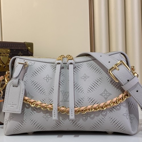 LV HAND IT ALL