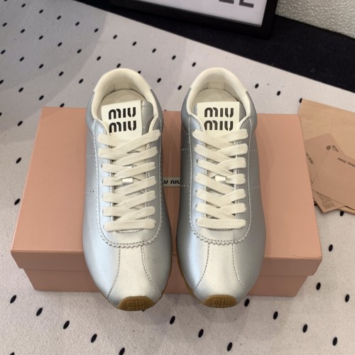 Miumiu 타이어 스니커즈