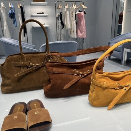 Miumiu Aventure Large